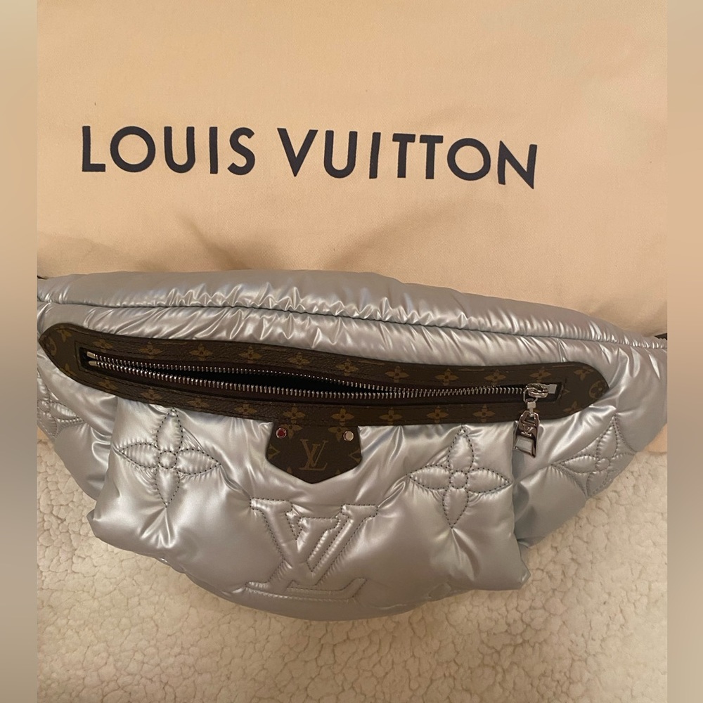 Louis Vuitton Maxi bumbag